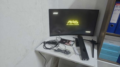 MSI MAG 321CUPDF 31.5
