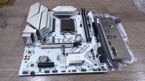 COLORFUL BATTLE-AX B760M-G WHITE WIFI V20 (OUTLET)