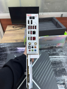COLORFUL iGame Z890 VULCAN W V20 DDR5 8800(OUTLET)