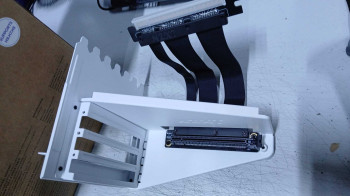 NZXT AB-RH175-W1 Dikey GPU Montaj(OUTLET)