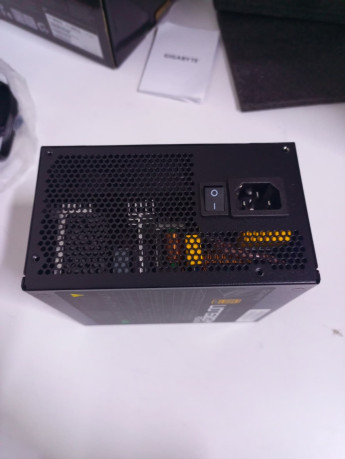 GIGABYTE GP-UD750GM PG5 750W POWER SUPPLY(OUTLET)