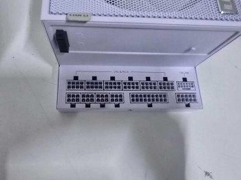 Lian Li Edge.1200 Beyaz 1200W 80+ Gold ATX(OUTLET)