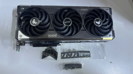 ASUS TUF Gaming RadeonTUF-RX9070-O16G-GAMI(OUTLET)