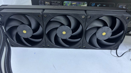 Lian Li Galahad II Trinity Performance 360(OUTLET)